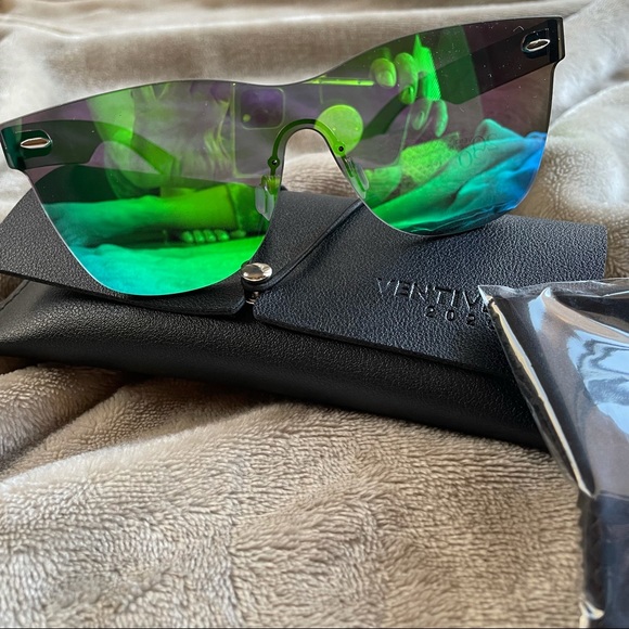 ventiventi Accessories - 🆕Rimless Sunglasses Unisex Square Oversize Mirror